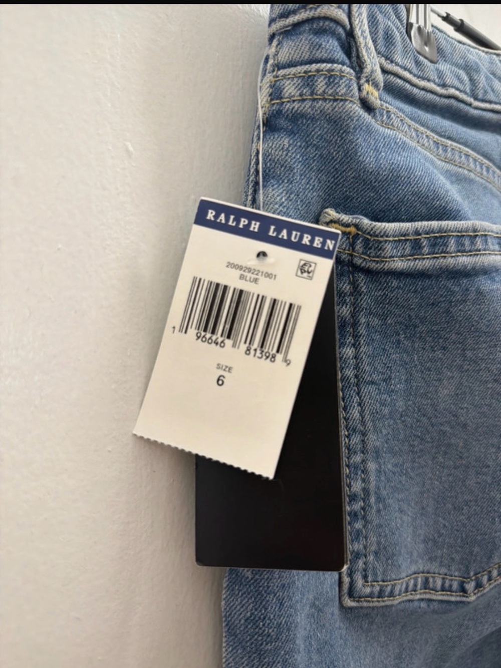 Ralph Lauren Women's Straight Leg Jeans in Light Blue Wash - Picture 6 of 6